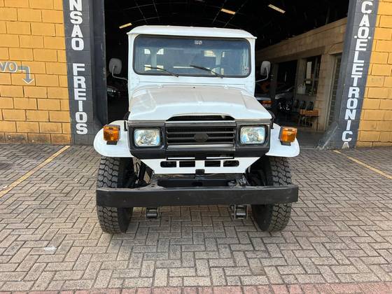 TOYOTA BANDEIRANTE 4.0 OJ55LP-BL3 4X4 CS DIESEL 2P MANUAL